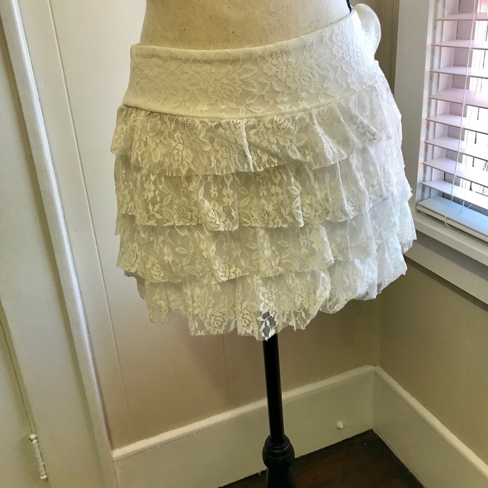ALL $5 ITEMS ON SALE 3 for $12 Lace mini skirt